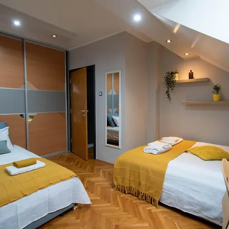 Spacious Duplex For Up To 6ppl With Free Parking New Appartamento Novi Sad