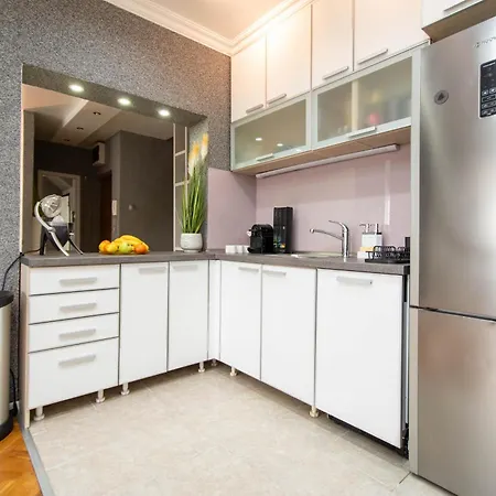 Spacious Duplex For Up To 6ppl With Free Parking New