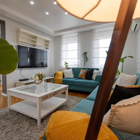 Spacious Duplex For Up To 6ppl With Free Parking New Lägenhet *