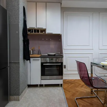 Lägenhet Spacious Duplex For Up To 6ppl With Free Parking New *