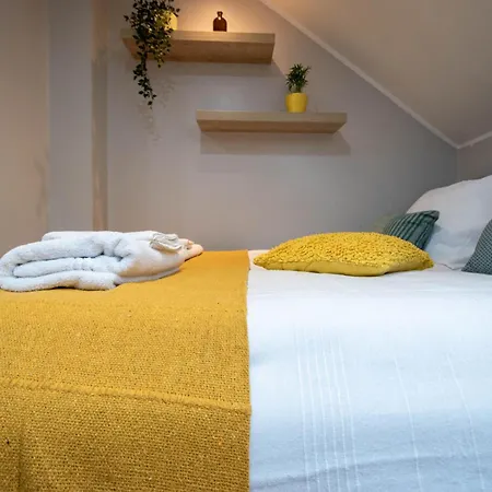 Spacious Duplex For Up To 6ppl With Free Parking New