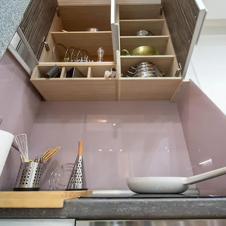 Spacious Duplex For Up To 6ppl With Free Parking New Lägenhet *