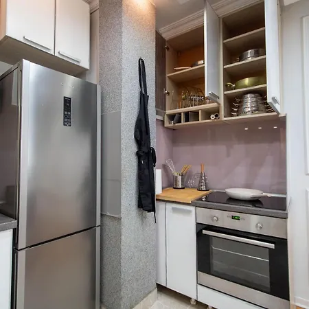 Lägenhet Spacious Duplex For Up To 6ppl With Free Parking New