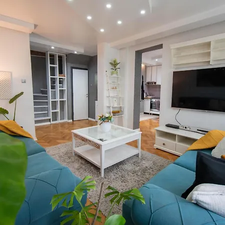 Spacious Duplex For Up To 6ppl With Free Parking New Lägenhet Novi Sad