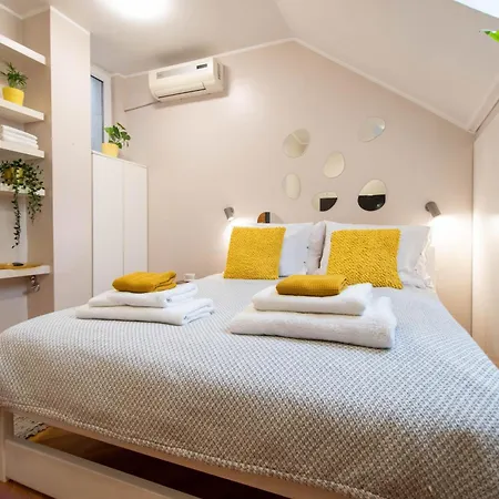 Spacious Duplex For Up To 6ppl With Free Parking New Lägenhet *