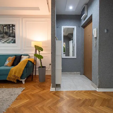 Spacious Duplex For Up To 6ppl With Free Parking New Appartamento *