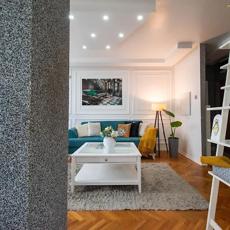 Lägenhet Spacious Duplex For Up To 6ppl With Free Parking New *