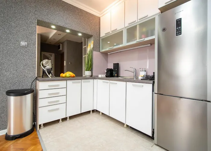 Spacious Duplex For Up To 6ppl With Free Parking New