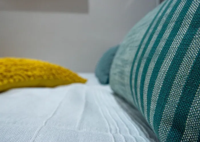 Spacious Duplex For Up To 6ppl With Free Parking New *