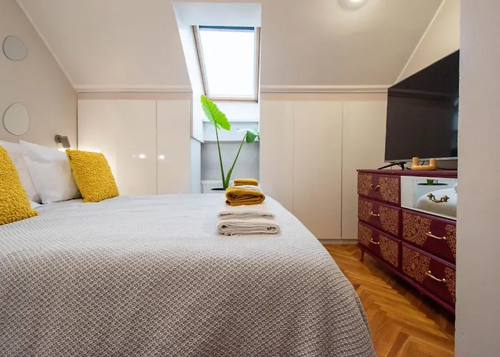 Spacious Duplex For Up To 6ppl With Free Parking New Apartman