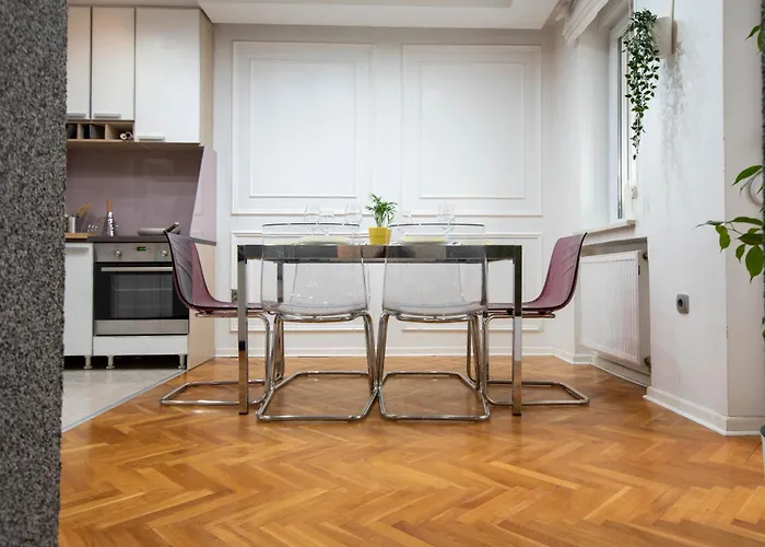 Spacious Duplex For Up To 6ppl With Free Parking New