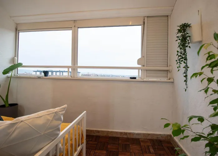 Spacious Duplex For Up To 6ppl With Free Parking New Apartman