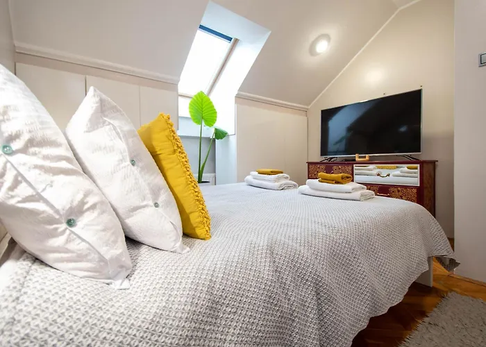 Apartman Spacious Duplex For Up To 6ppl With Free Parking New